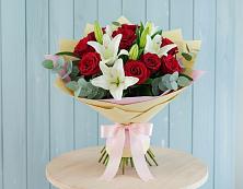 Букет цветов из:  Лилии и Розы в Мортке