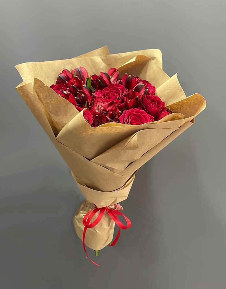 Букет цветов из: Альстромерии и Розы в Мортке