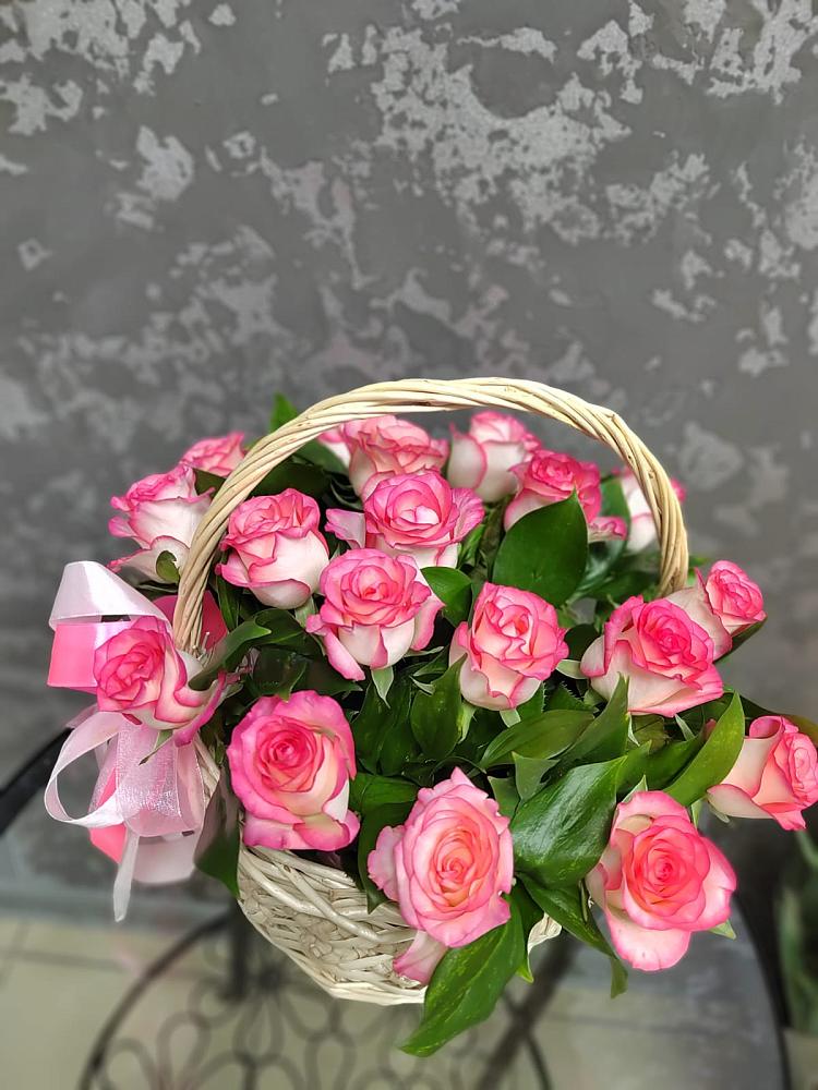 Цветочная композиция из Розы в корзине в Мортке