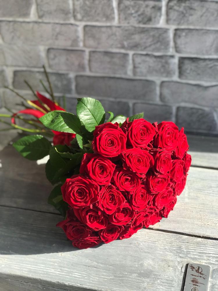 Букет Красные розы Фридом в Мортке