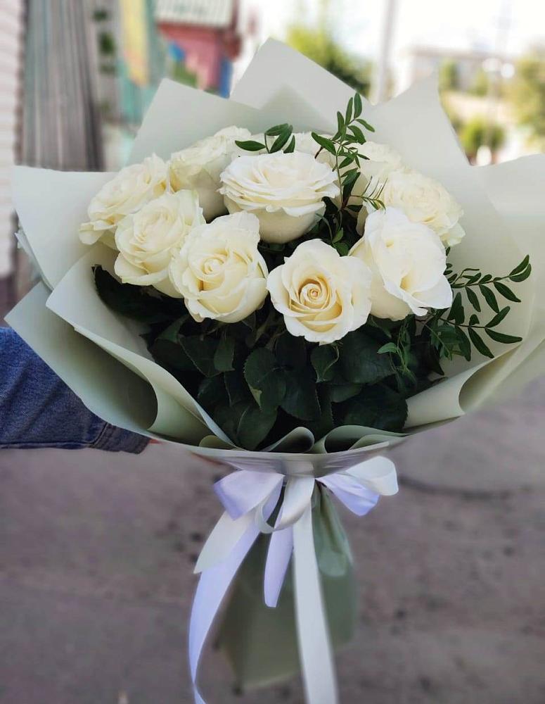 Букет Белые розы Проуд в Мортке
