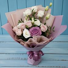 Букет цветов из:  Розы и Лизиантусы в Мортке