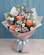 Букет цветов из:  Лизиантусы, Розы, Альстромерии и Гипсофила в Мортке