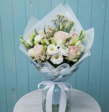 Букет цветов из:  Розы и Лизиантусы в Мортке