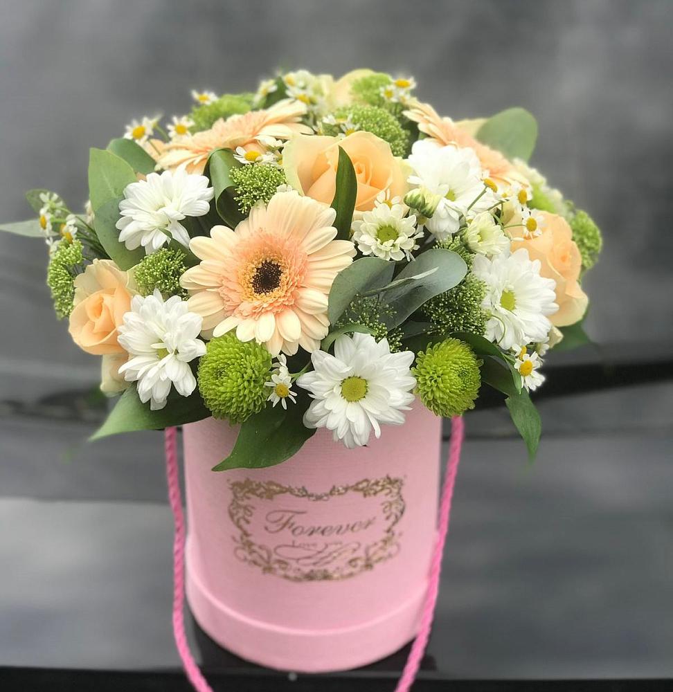 Цветочная композиция из Розы, Герберы и Хризантемы в шляпной коробке в Мортке