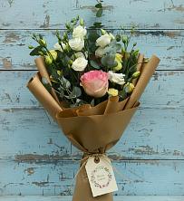 Букет цветов из:  Розы и Лизиантусы в Мортке