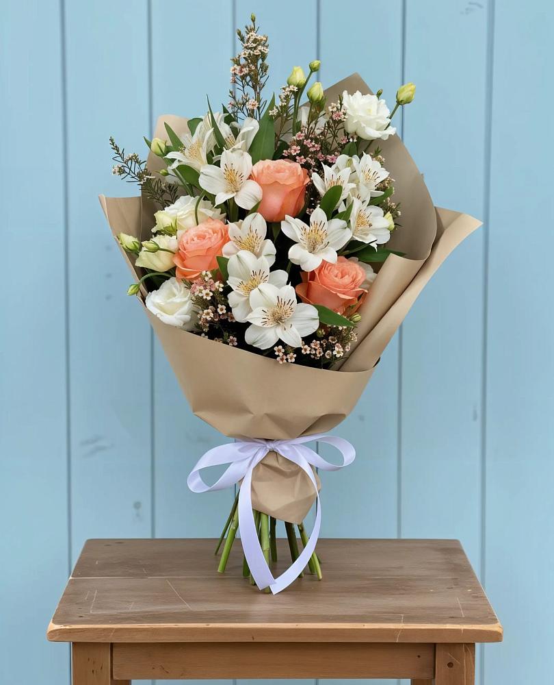 Букет цветов из: Альстромерии, Лизиантусы, Розы и Хризантемы в Мортке