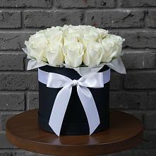 Цветочная композиция из Розы в шляпной коробке в Мортке