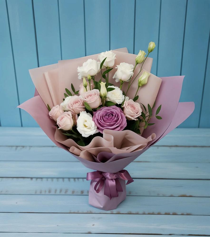 Букет цветов из: Розы и Лизиантусы в Мортке